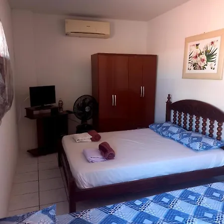 Casa de hóspedes Suítes Centro 3*